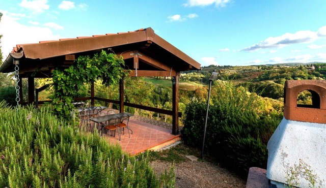 Nice apartment with A/C, WIFI, pool, TV, terrace and panoramic view, close to San Gimignano