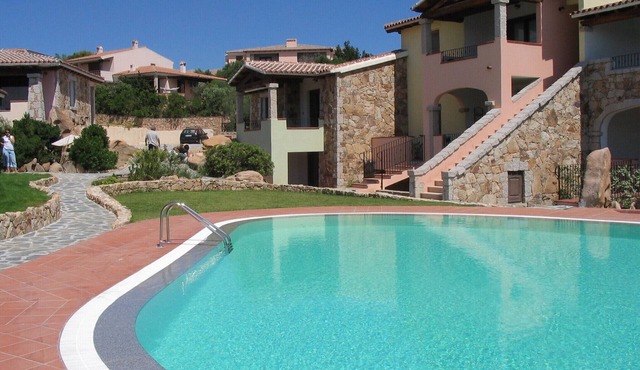 Nice apartment with roof terrace in an elegant complex with swimming pool