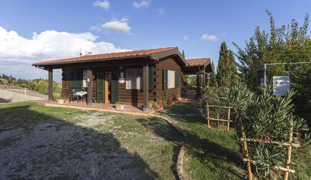 Nice apartment with pool, WIFI, A/C, TV, terrace and panoramic view, close to San Gimignano
