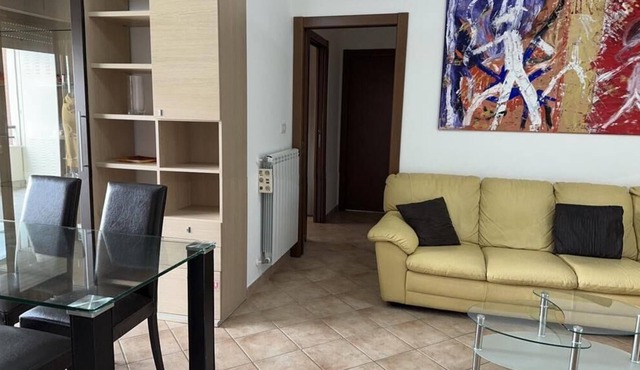 Nice aprtment up to 4 guests just 35 min from Rome. 20 min from sea