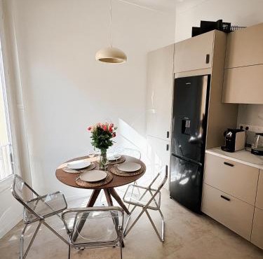 Nice Center - Spacious Luxury Apartment with Air Conditioning