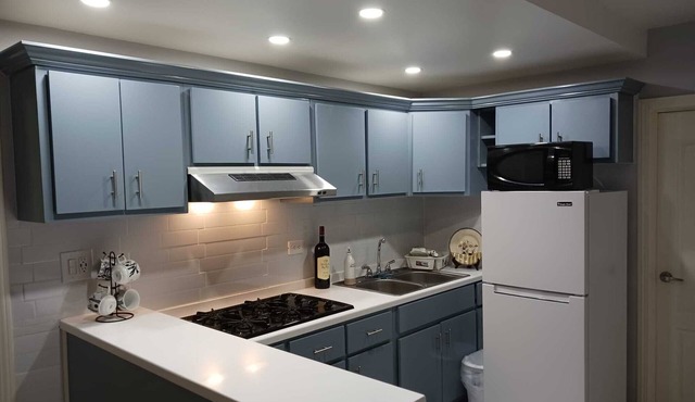 Nice Comfortable Apartment. Disconnect from your worries in this & serene space!