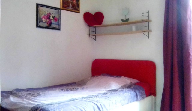 Nice Flat, 2km city, 1min tram, car park, wifi, kitchen