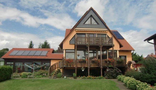 Nice flat with garden, barbecue and pool