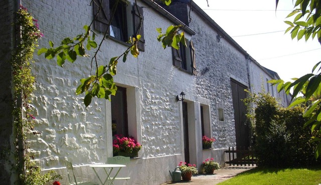Nice gîte with private garden in Brûly-de-Pesche