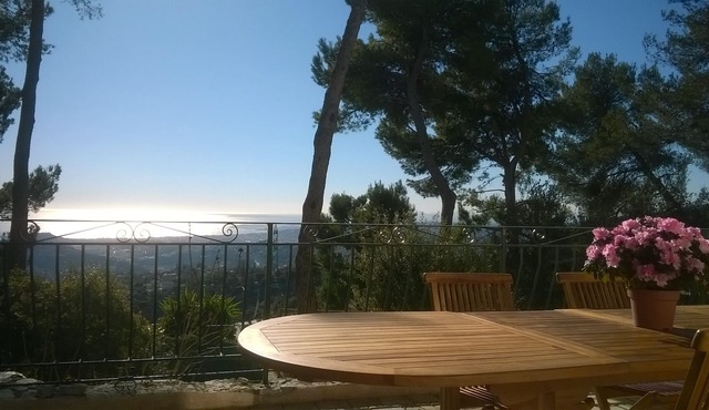 NICE Hills has CANTARON Villa 87m2, quiet terrace with panoramic views