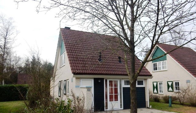 Nice holiday home near Hellendoorn on holiday park