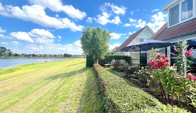 Nice holiday home by the water in Stevensweert