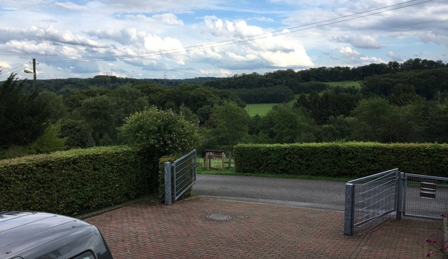 Nice holiday/transitional apartment in the south of Essen