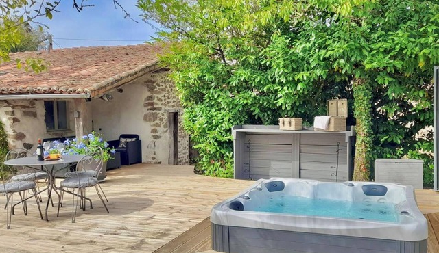 Nice home in Exideuil-sur-Vienne with WiFi