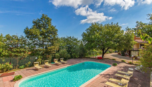 Nice home in Monte San Savino AR