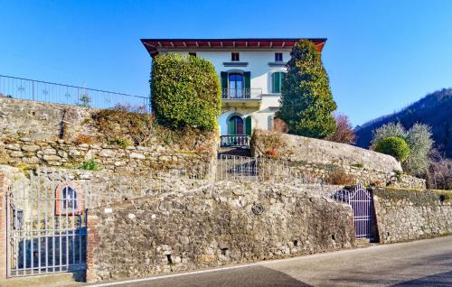 Nice Home In Barga With Wifi