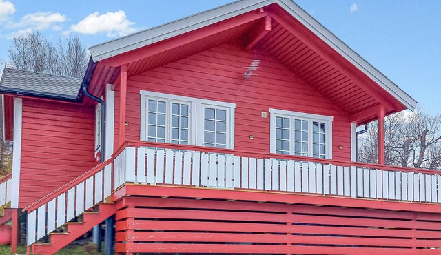 Nice home in Botenhamn with house a mountain view