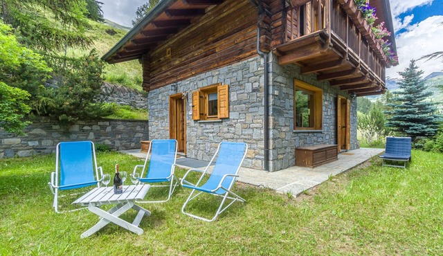 Nice home in Champoluc (AO) with sauna