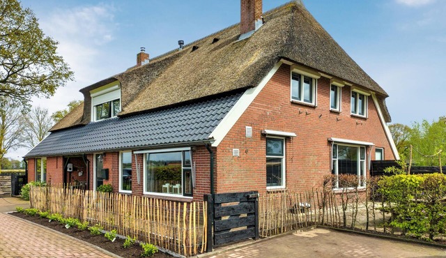 Nice home in Daarle with sauna