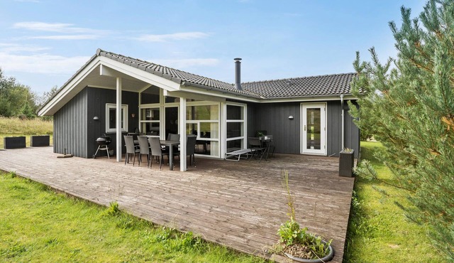 Nice home in Ejstrupholm with sauna