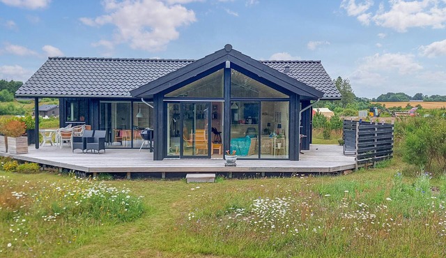 Nice home in Ejstrupholm with kitchen