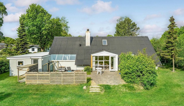 Nice home in Glesborg with sauna
