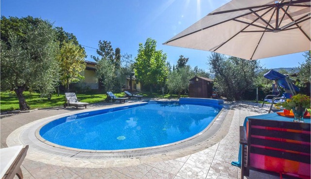Nice home in Isernia IS with WiFi, Private swimming pool and Outdoor swimming pool