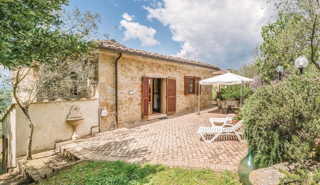 Nice home in Civitella d. Ch. AR