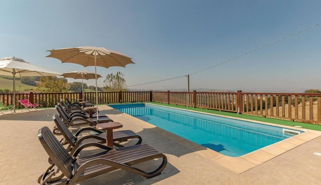Nice home in Montegranaro -FM-