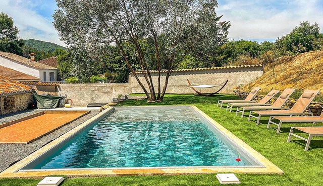 Nice home in Pardailhan