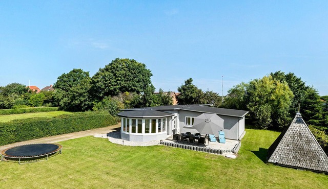 Nice home in Roslev with WiFi
