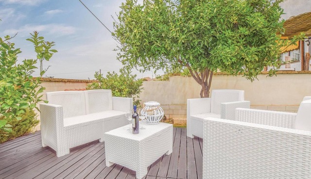Nice home in Scoglitti with WiFi