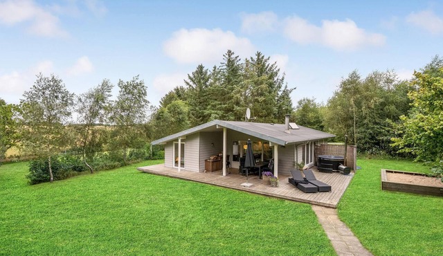 Nice home in Spøttrup with house a panoramic view