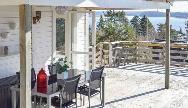 Nice home in Uddevalla with WiFi