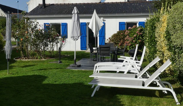Nice house in quiet street close to beaches and shops