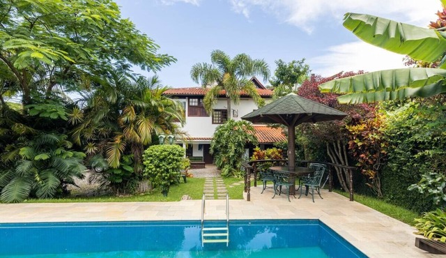 Nice house high line and comfort, with swimming pool and tropycal garden.