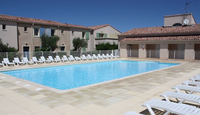 Nice house with shared pool in the Alpilles, 8 persons