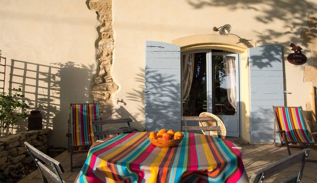 NICE PROVENCALE HOUSE 4 pers country garden swimming pool SPA playground
