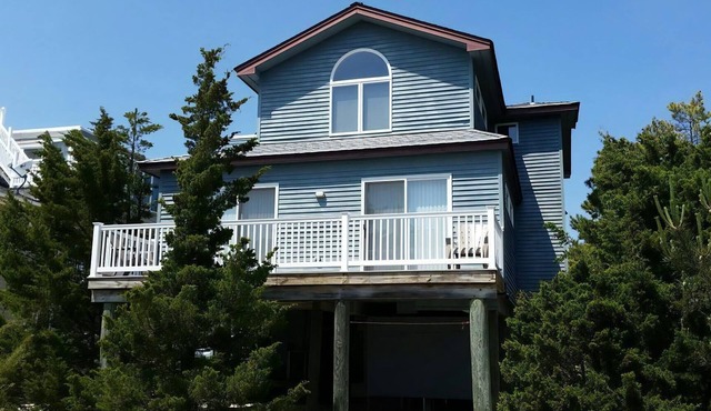 Nice reversed living home, located 3rd from beach in Barneghat Light.