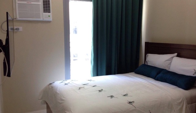 Nice Salcedo Makati Studio apartment 19N