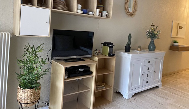 NICE STUDIO 2 pers IN GREEN RESIDENCE IN PEACE TENNIS CLUB HOUSE POOL