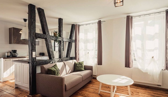 Nice studio apartment (number 7) with a nice balcony to the old town