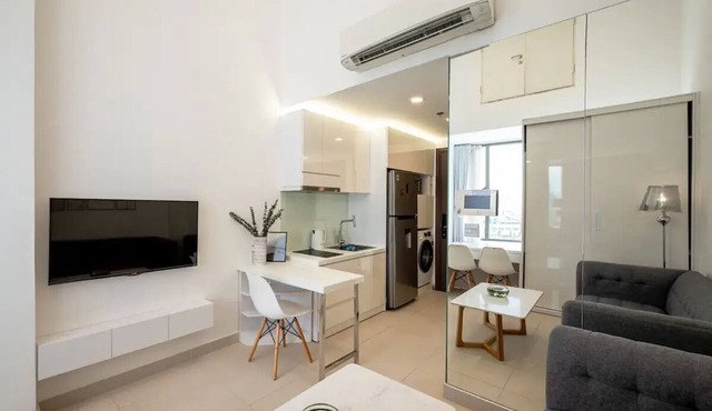 Nice Studio Free Pool & Gym @ Rivergate D4nn