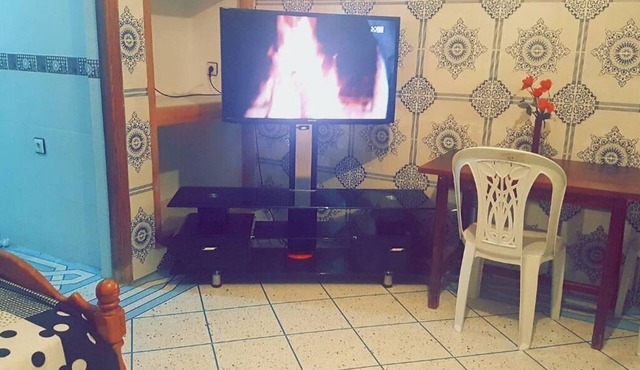 Nice studio in the top floor+ terrasse, low budget