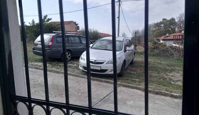 Nice studio with AC in charming Metamorfosi 5 minutes walk to the beach.
