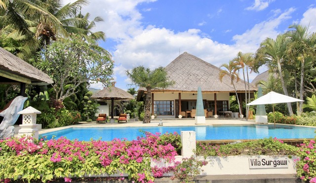 Nice Villa direct on the beach , Lovina area , North Bali