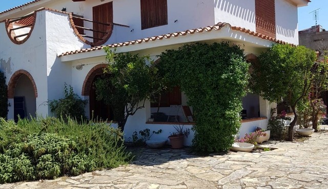 Nice villa with all comforts 300 m from the beach and 5 mn from Pula seaside resort