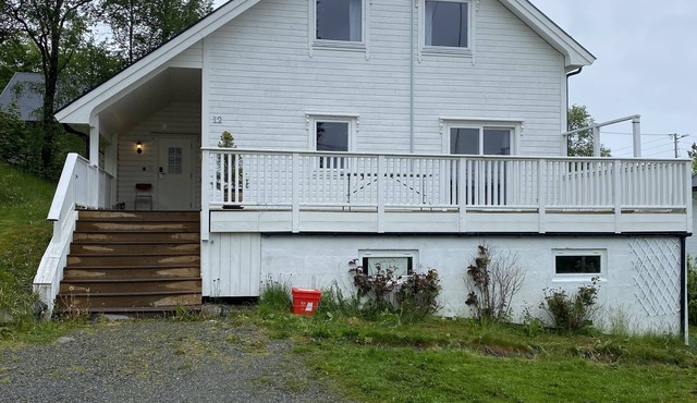 Nice villa with good space in Brattvåg sentrum/Ålesund