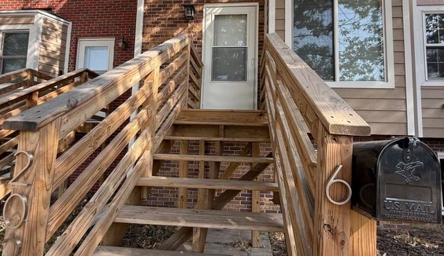 Nicely updated 3 Bedroom Condo with free parking