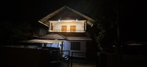 Nickiesnest munroe island kollam