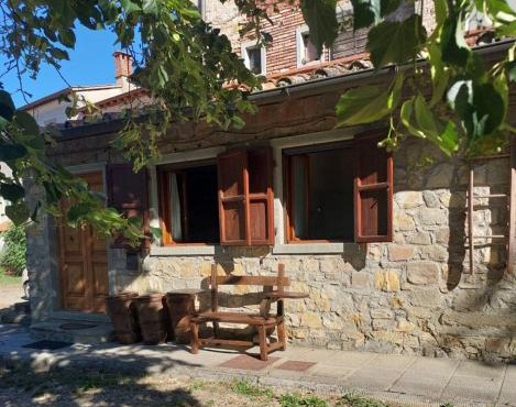 Nido Romantico Appartamento con 2 camere vicino a Poppi e Camaldoli