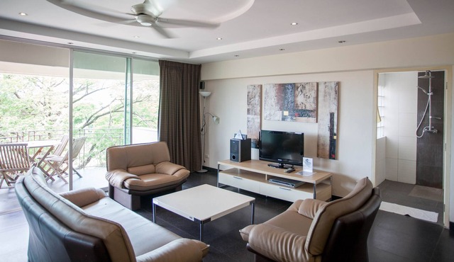 Night Bazaar Road - DELUXE 2BR 5th F