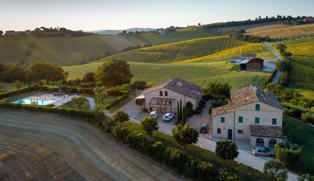 Night Flat in Country House Villa, Private Swimming Pool, Quiet Nature and Relaxation