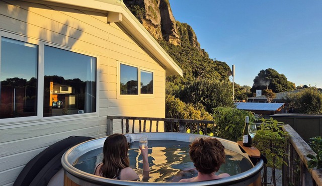 Nikauscapes - Hot Tub in Punakaiki village